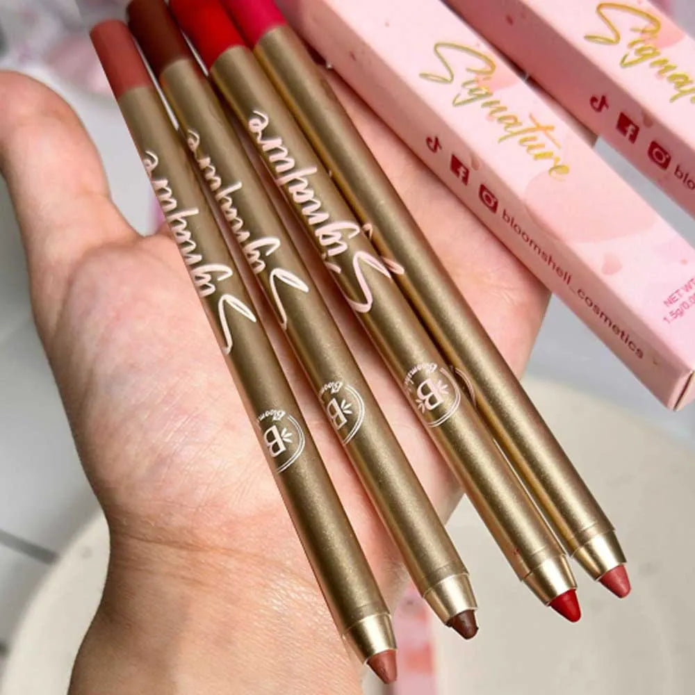 Lápiz de Labios Signature Bloomshell
